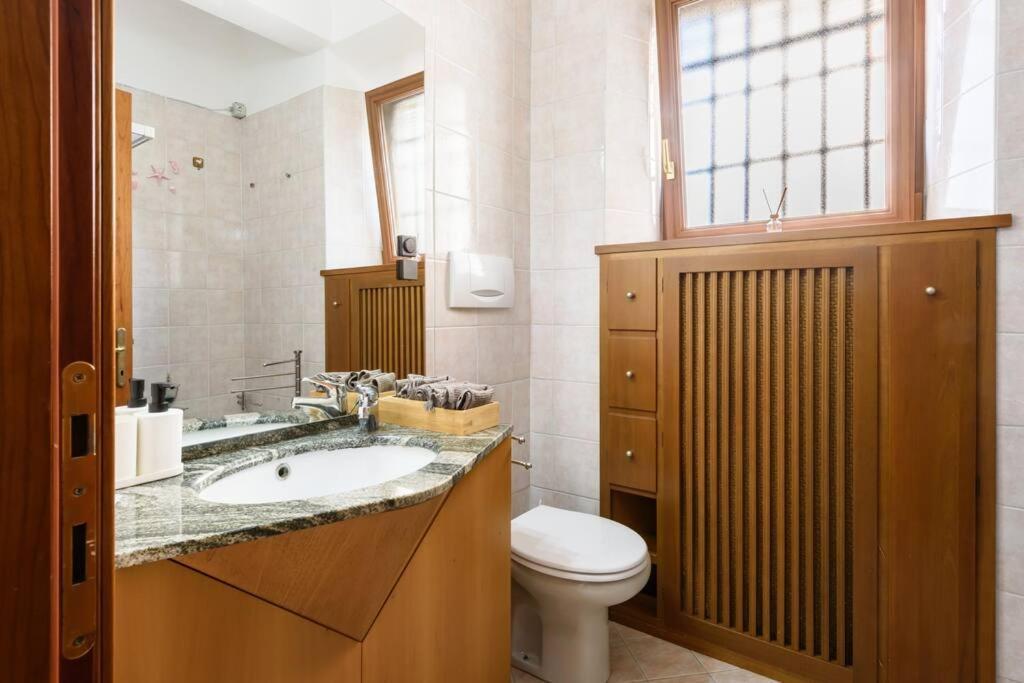 Parking & Wifi City Walls Apartment Пистойя Экстерьер фото