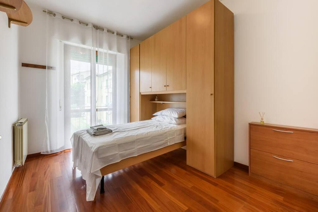 Parking & Wifi City Walls Apartment Пистойя Экстерьер фото