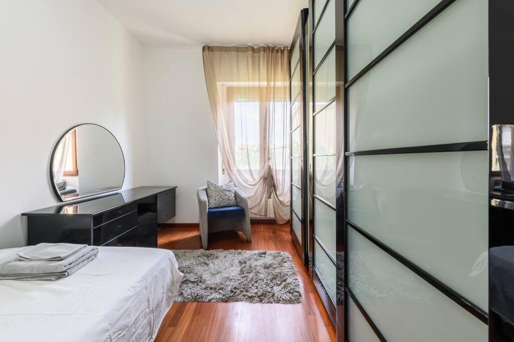 Parking & Wifi City Walls Apartment Пистойя Экстерьер фото