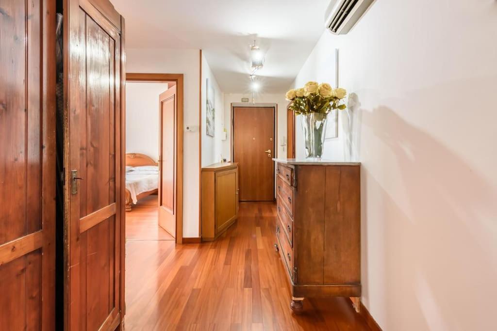 Parking & Wifi City Walls Apartment Пистойя Экстерьер фото